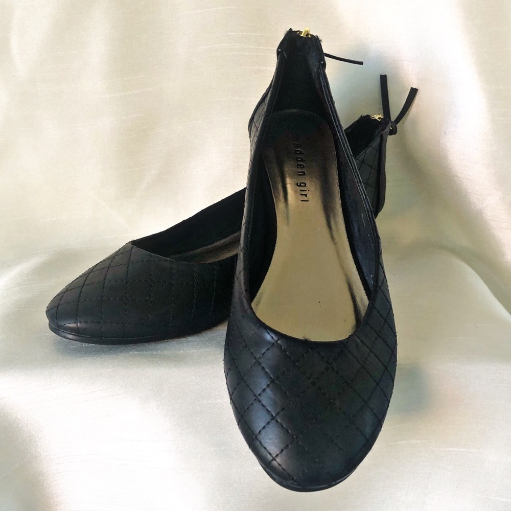 🌺 Madden Girl Black Quilted Ballerina Flats